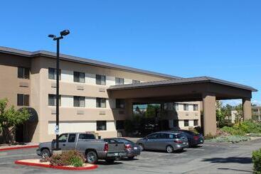 هتل Oxford Suites Redding