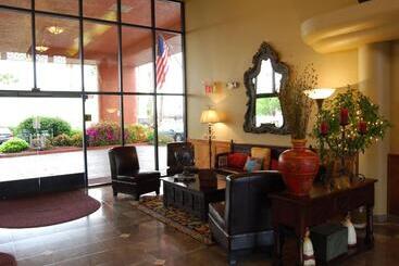 هتل Oxford Suites Redding
