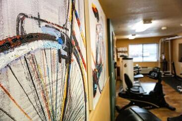 هتل Oxford Suites Redding