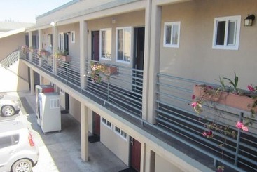هتل Pacific Best Inn