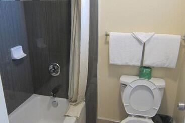 هتل Pacific Best Inn