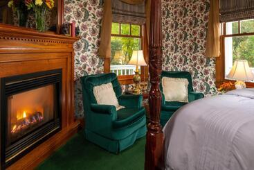 هتل Palmer House Inn