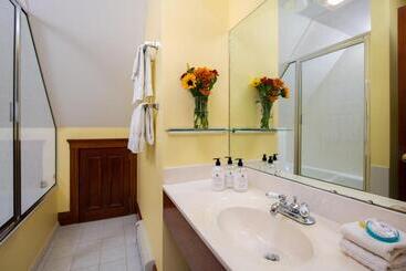 هتل Palmer House Inn