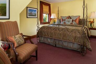 هتل Palmer House Inn