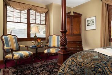 هتل Palmer House Inn