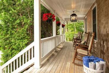 هتل Palmer House Inn