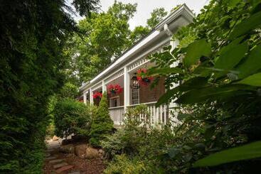 هتل Palmer House Inn