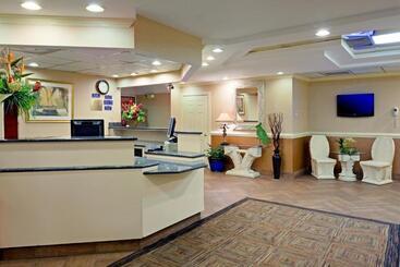 هتل Paradise Plaza Inn