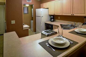 هتل Parkway International Resort