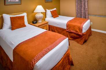 هتل Parkway International Resort