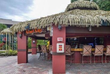 هتل Parkway International Resort