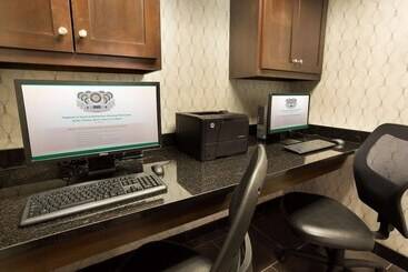 בית מלון כפרי Pear Tree Inn San Antonio Airport