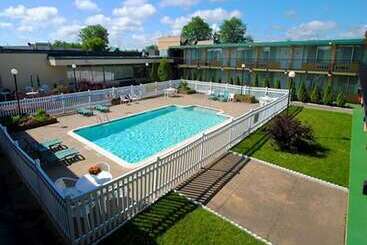 هتل Ramada By Wyndham Rome / Verona