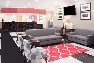 هتل Ramada Plaza By Wyndham Chicago North Shore