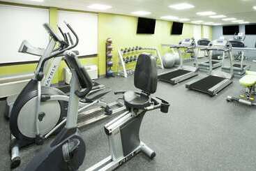 هتل Ramada Plaza By Wyndham Chicago North Shore
