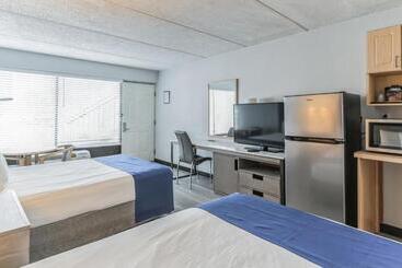 هتل Home 1 Suites Extended Stay   Kissimmee