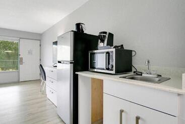 هتل Home 1 Suites Extended Stay   Kissimmee