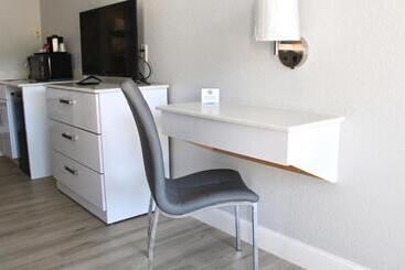 هتل Home 1 Suites Extended Stay   Kissimmee