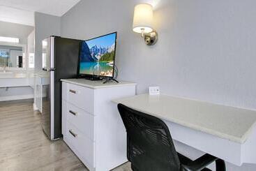 هتل Home 1 Suites Extended Stay   Kissimmee