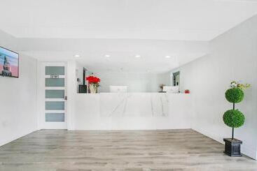 هتل Home 1 Suites Extended Stay   Kissimmee