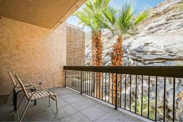 استراحتگاه Palm Springs Tennis Club