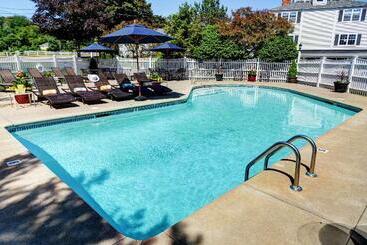 Port Inn And Suites Portsmouth, Ascend Hotel Collection