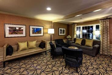 Port Inn And Suites Portsmouth, Ascend Hotel Collection