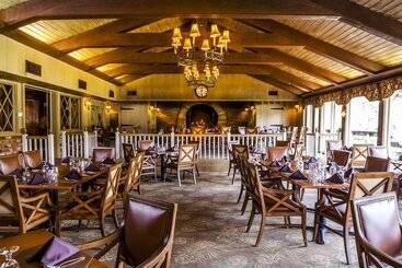 استراحتگاه Pine Needles Lodge & Golf Club