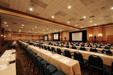استراحتگاه Pine Needles Lodge & Golf Club