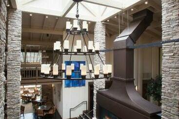 استراحتگاه The Quail Lodge