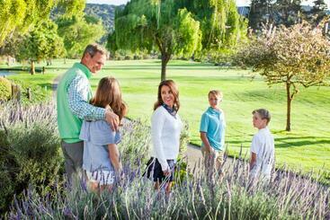 استراحتگاه The Quail Lodge