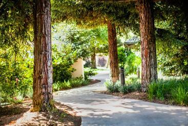 استراحتگاه The Quail Lodge