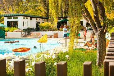 استراحتگاه The Quail Lodge