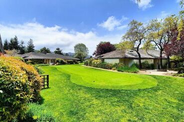 استراحتگاه The Quail Lodge