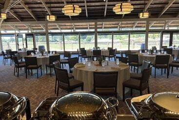 استراحتگاه The Quail Lodge