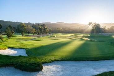 استراحتگاه The Quail Lodge
