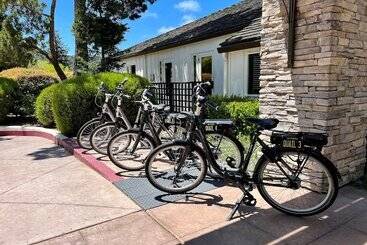 استراحتگاه The Quail Lodge