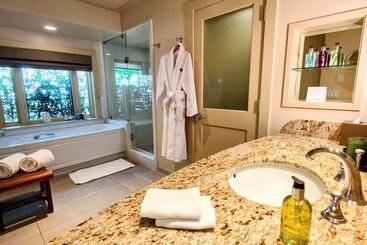 استراحتگاه The Quail Lodge