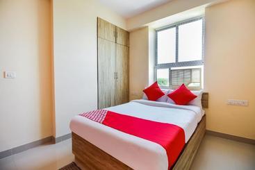 هتل Oyo 64195 Aryans Accommodations