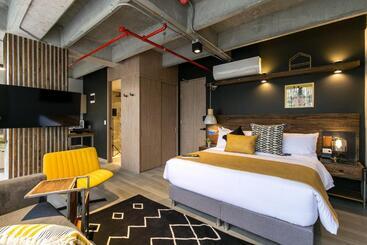 هتل Factory Lofts