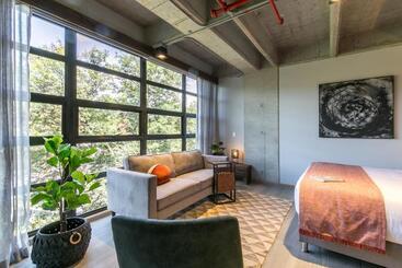 هتل Factory Lofts