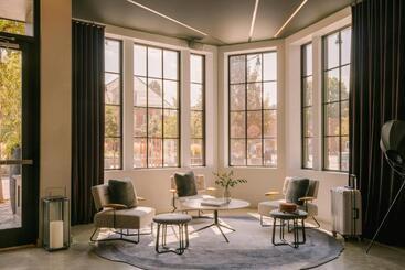 Hotel Sonder 907 Main