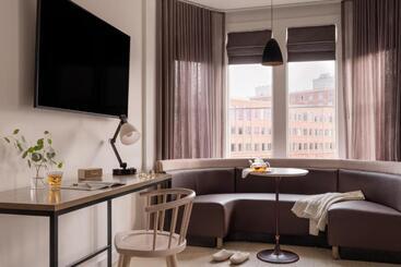 Hotel Sonder 907 Main