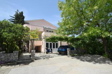 آپارتمانهای توریستها Apartments Kraljic