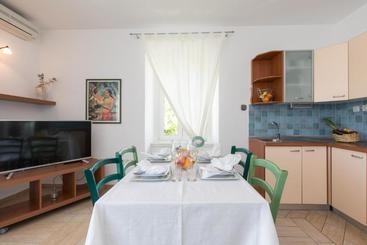 Apartments Ivona