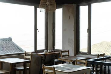 تختخواب و صبحانه Mountain Traveler Inn