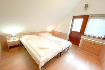 پانسیون Charlie Fogadó Sé