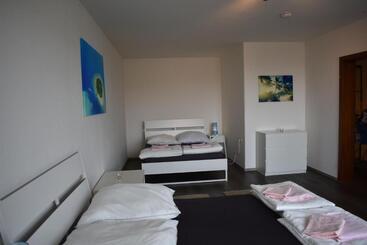 آپارتمانهای توریستها Fewo Köln