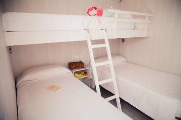 هتل Camping Sènia Caballo De Mar
