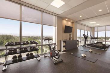 Kompose Boutique Hotel Miami Airport